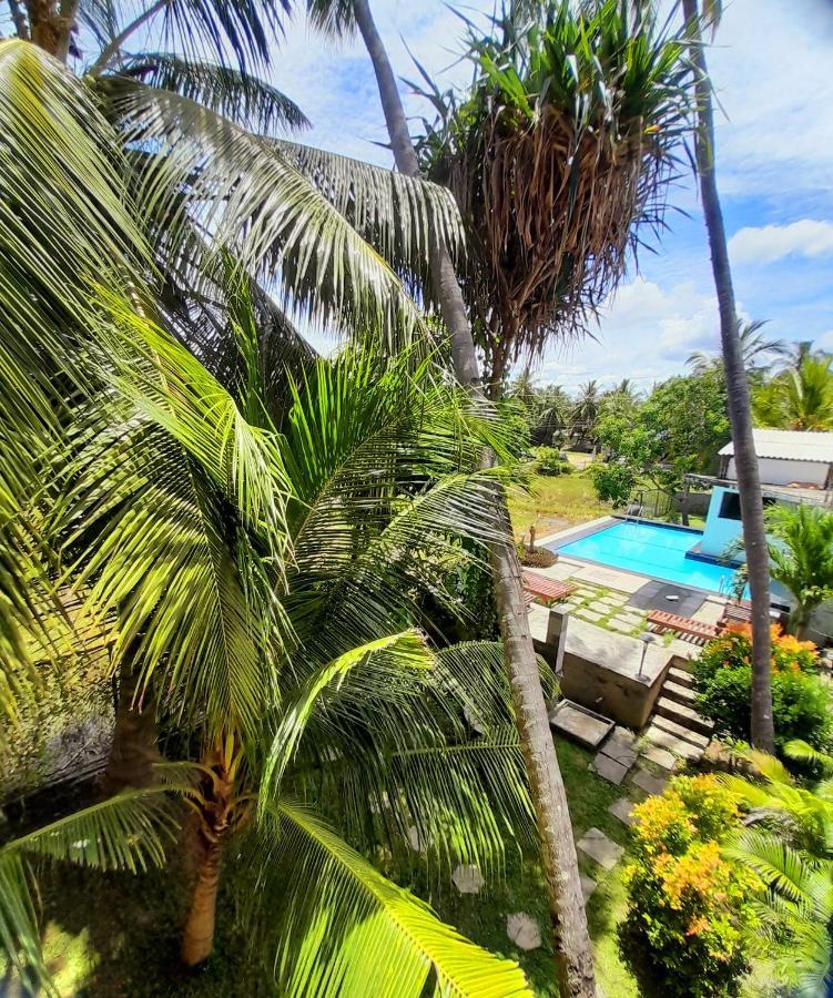 Traveller'S Home Hotel Тиссамахарама Экстерьер фото