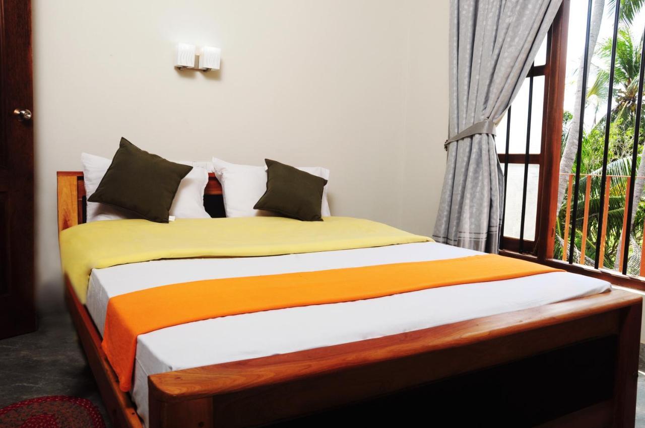 Traveller'S Home Hotel Тиссамахарама Номер фото